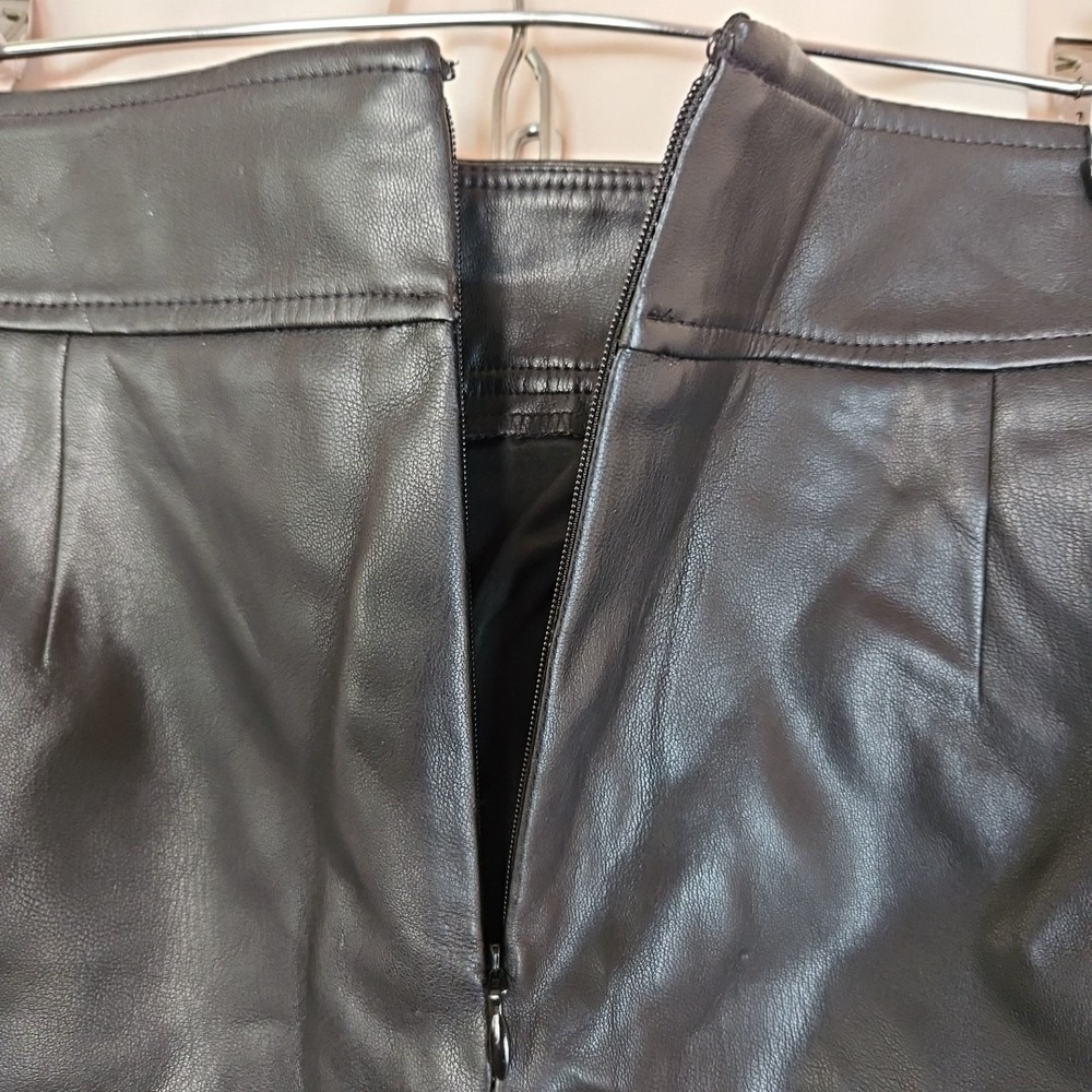 LOFT Ann Taylor Faux Leather Mini Skirt Women's 2P Minimalist Chic Night Out - Picture 4 of 6